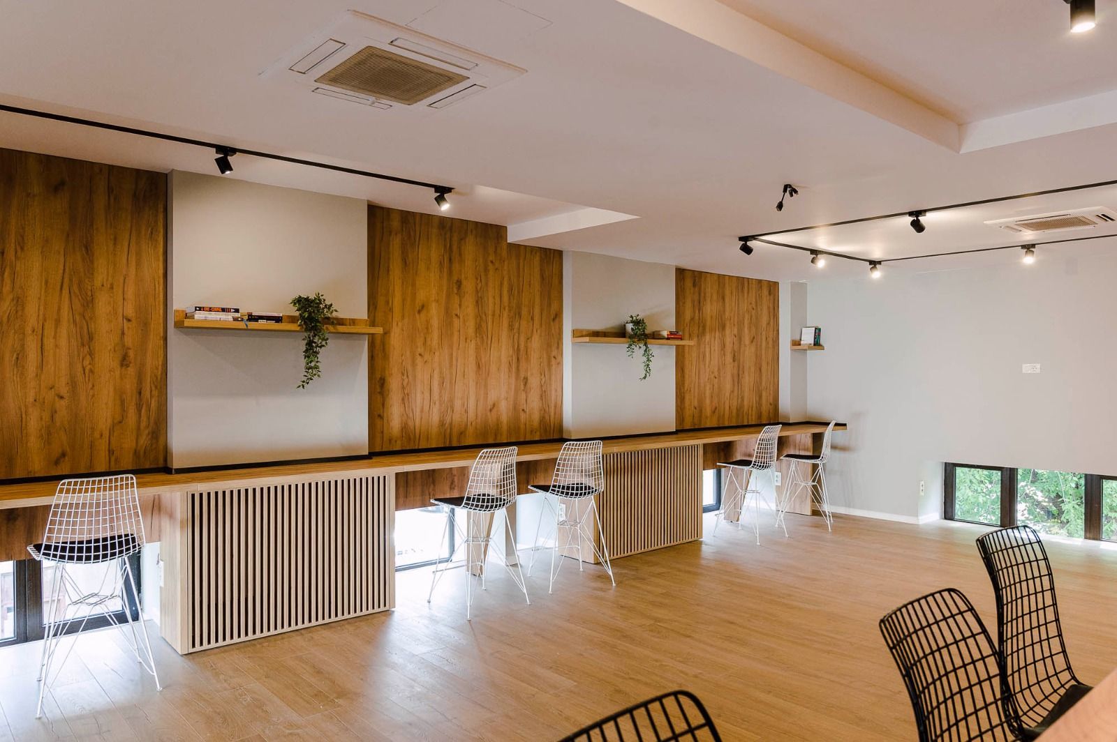 OPORTUNITATE- VILA, 7 CAMERE | PIATA VICTORIEI| LOC DE PARCARE - Poză 1