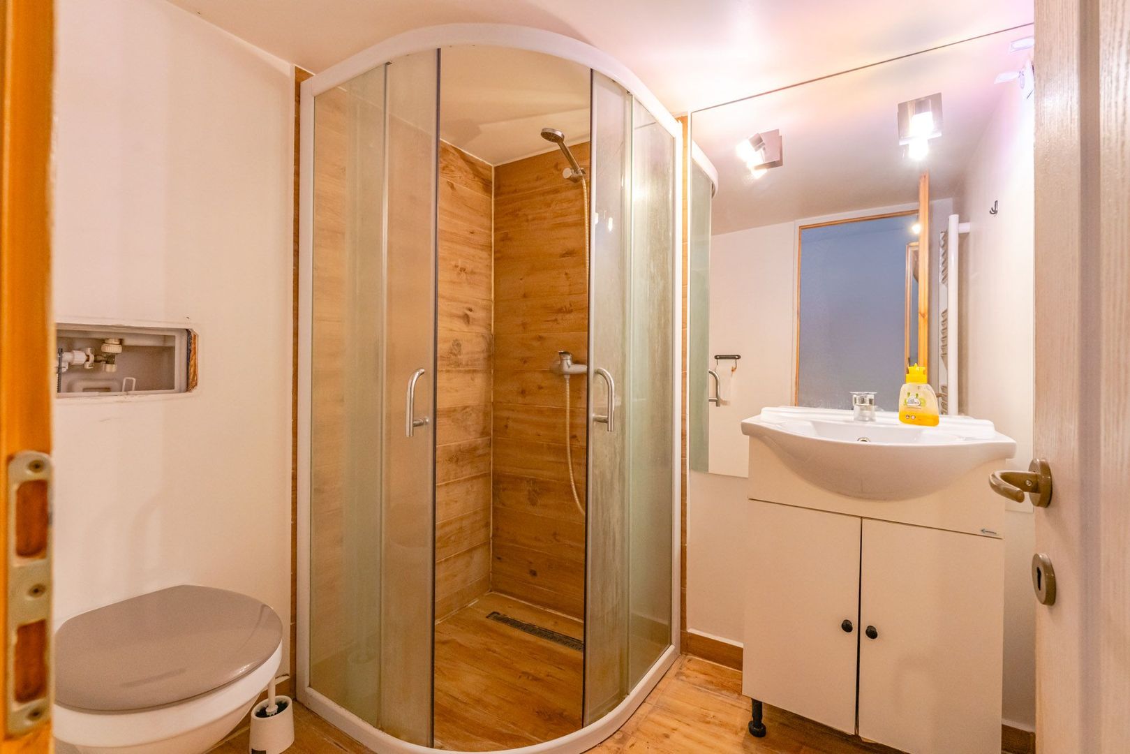 Garsonieră de închiriat în Livada Poștei, Strada Lungă 19 - Poză 7