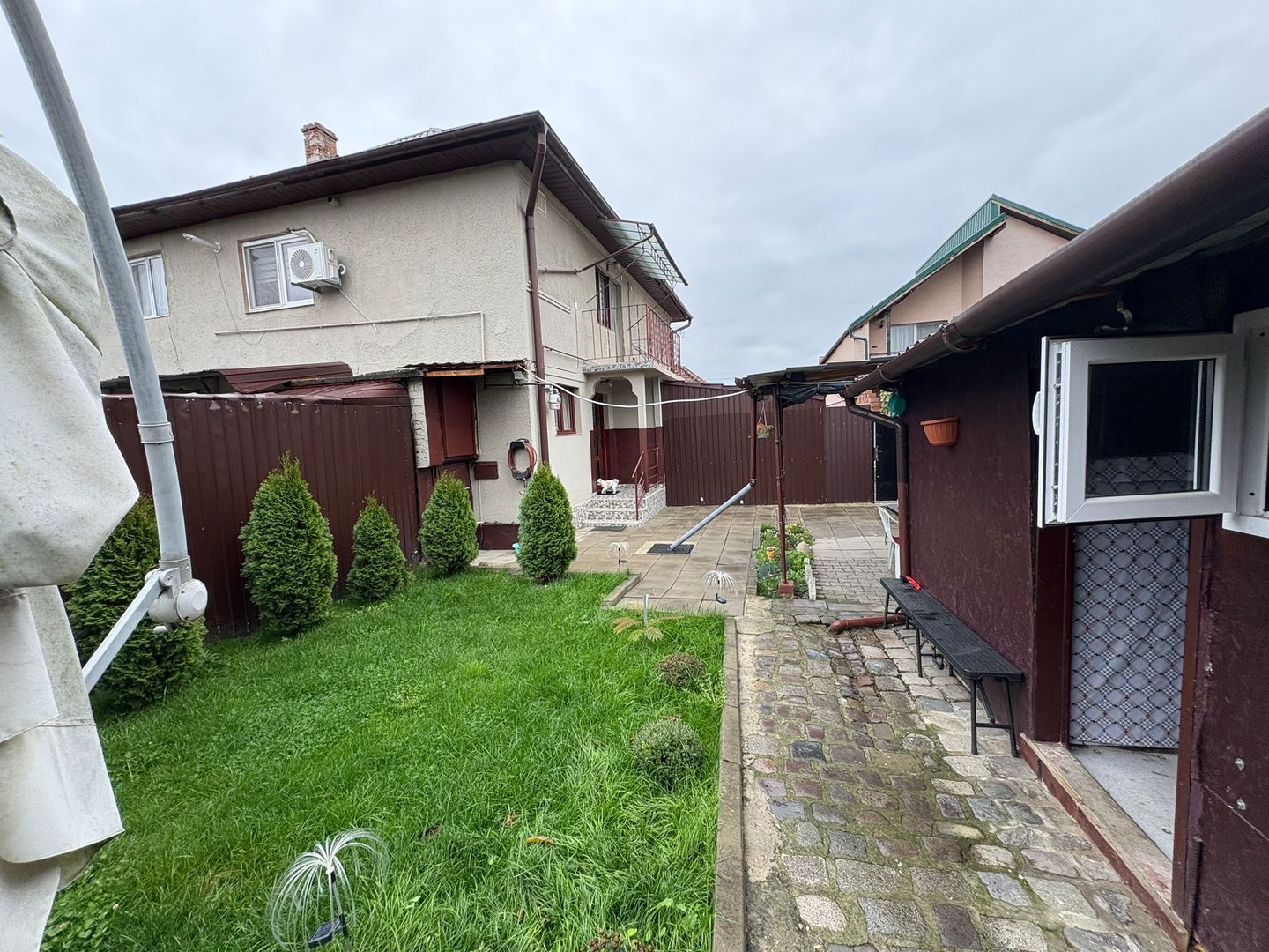 Casa tip duplex - 4 camere, balcon si curte proprie - Zona Lazaret - Poză 12