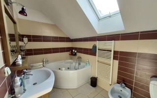 Casa 4 camere I Curte I 220 mp utili I Parcul Sub Arini - Poză 12