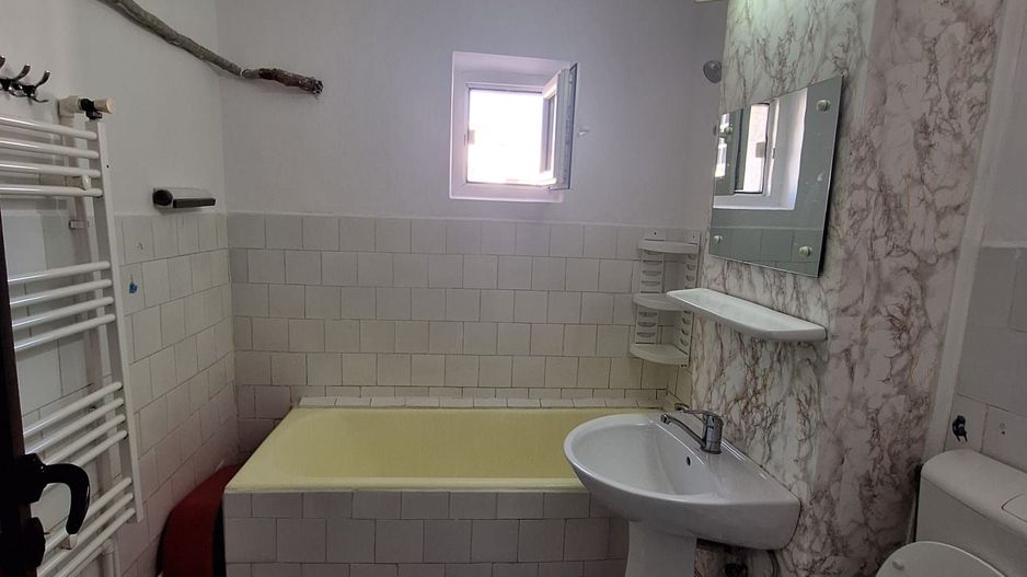 Apartament 2 camere de închiriat - Micro 17 - Mobilat - 350 Euro - Poză 4