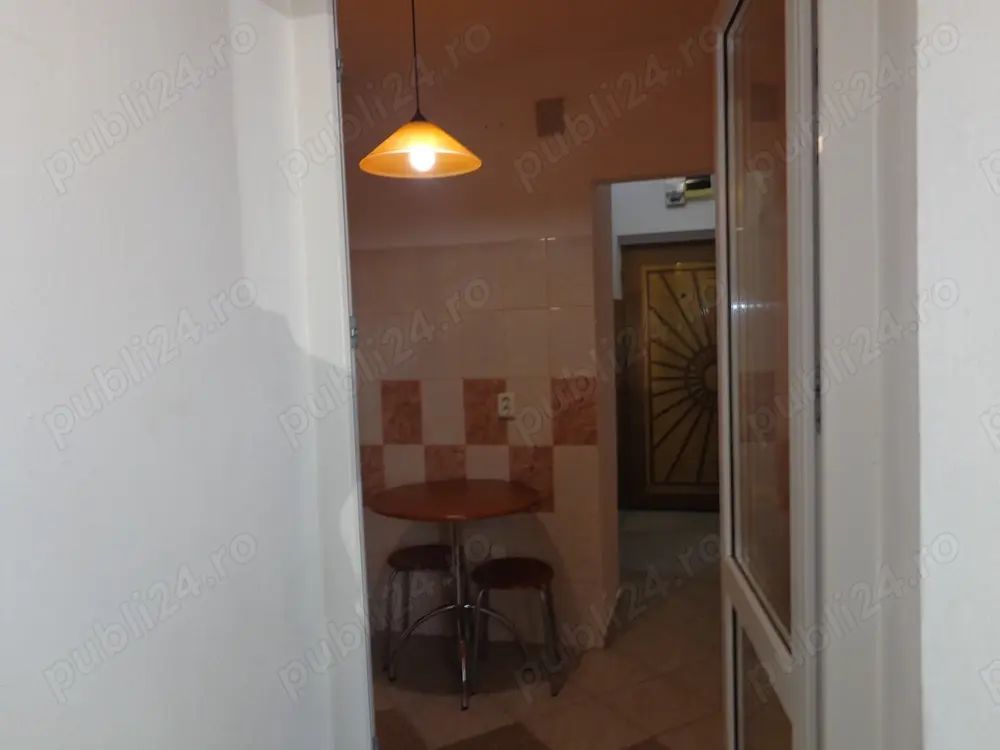 GARSONIERA  LUMINOASA ZONA DOROBANTI - Poză 8