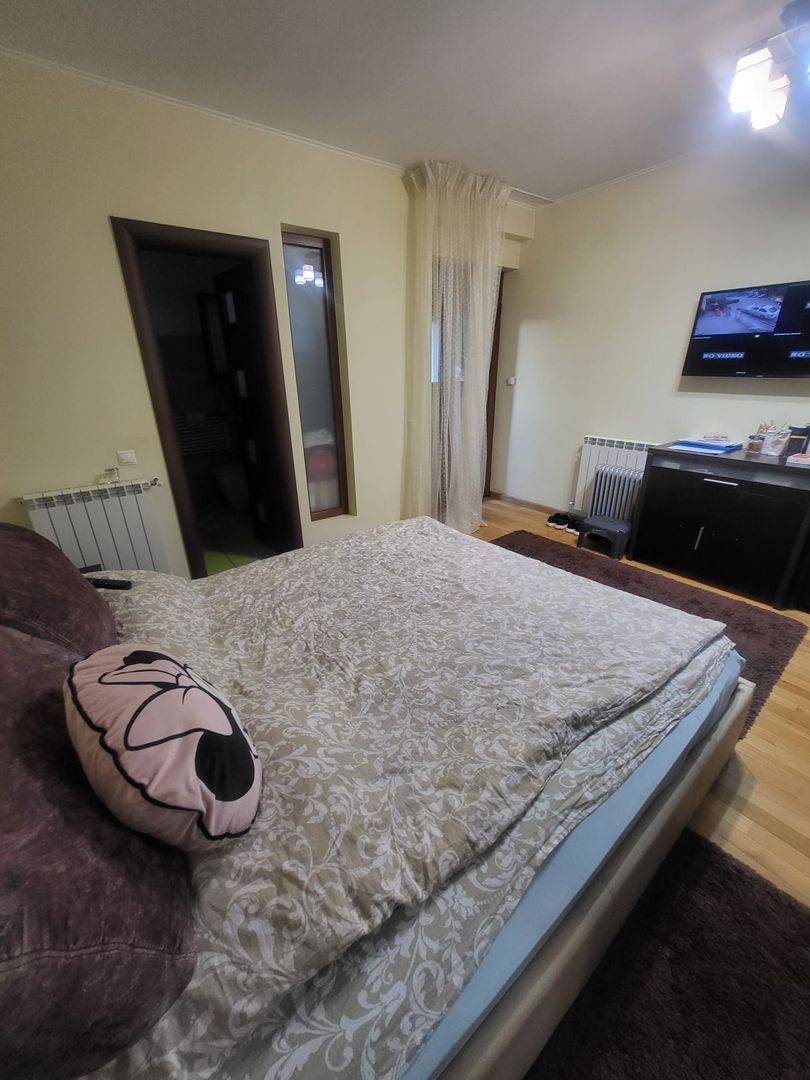 Apartament 5 camere,suprafata mare, curte, bloc 2006 - 4 nivele, Decebal, metrou - Poză 6