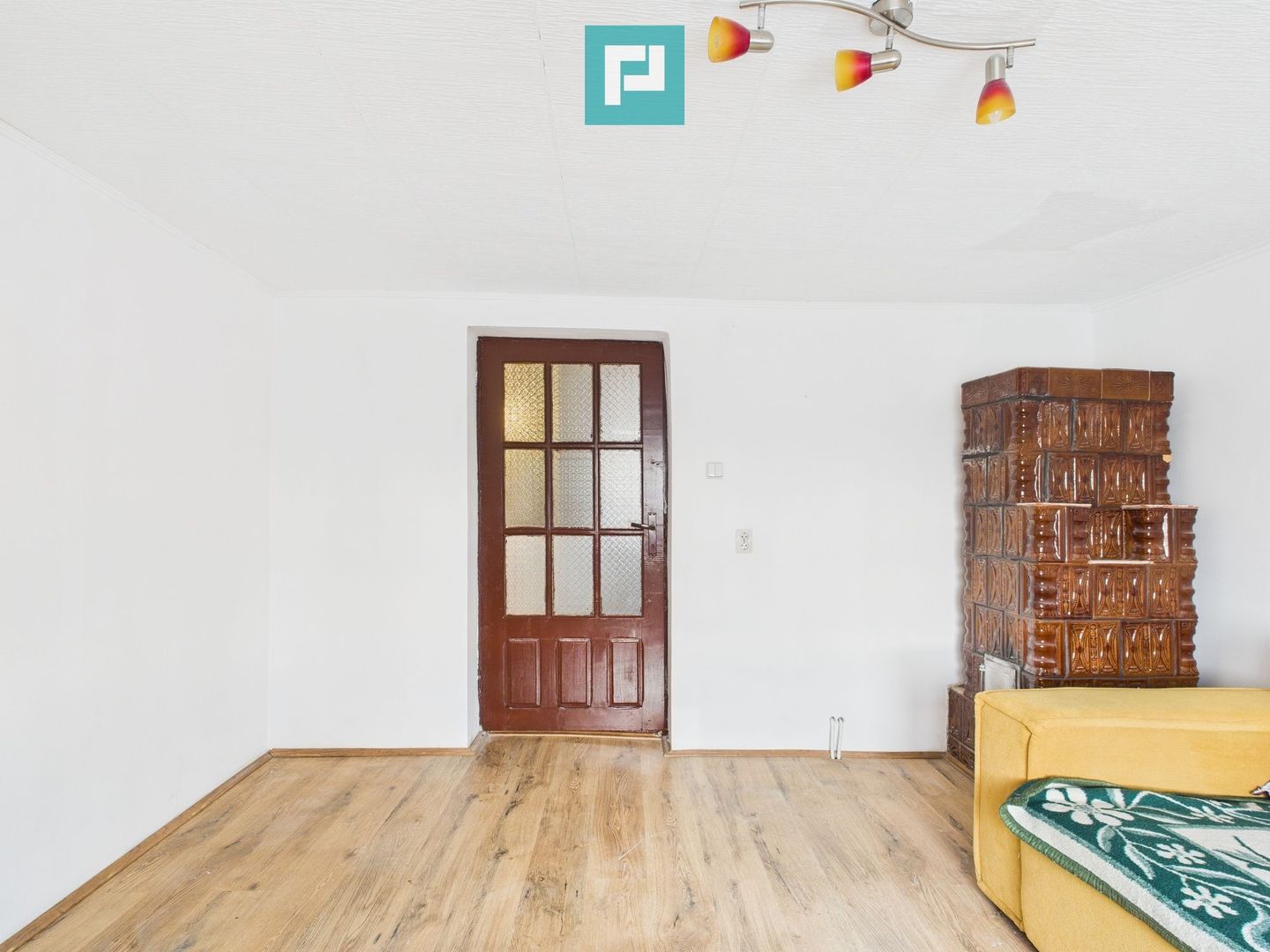 Casă cu teren 930 mp în Becicherecu Mic - Poză 10