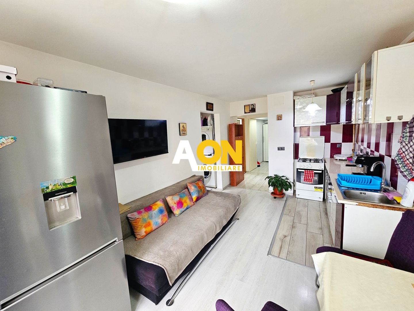 Apartament 2 camere, mobilat, utilat, 51 mp utili+boxa, zona Kaufland - Poză 2