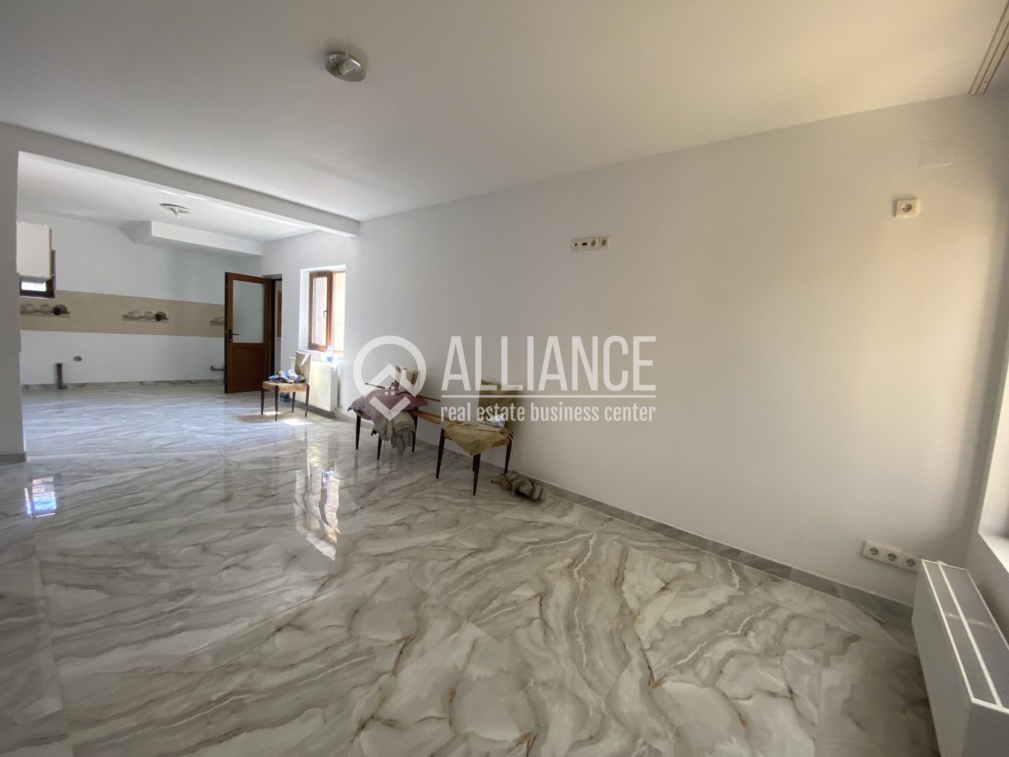 VALU LUI TRAIAN(COD 07) -Casa P+M 5 camere cu teren de 300 mp - Poză 18