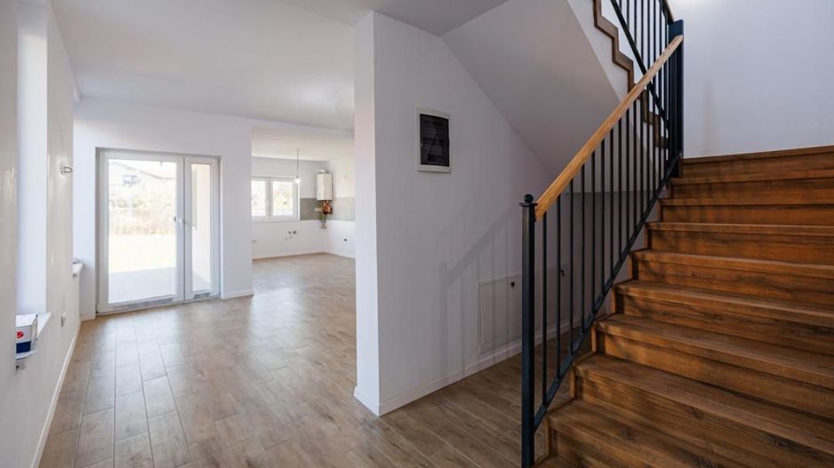 Duplex P+E în Moșnița Nouă, 3 dormitoare, 3 bai, teren 403 mp. Comision 0% - Poză 8