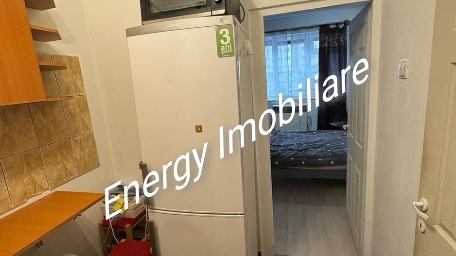 De vânzare o garsonieră recent renovată în zona 7 Noiembrie. - Poză 3