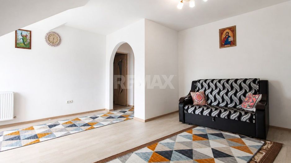 Casă generoasă cu 2 Nivele și confort modern – 10 Ari, Băcioi (sat Frumușica) - Poză 14