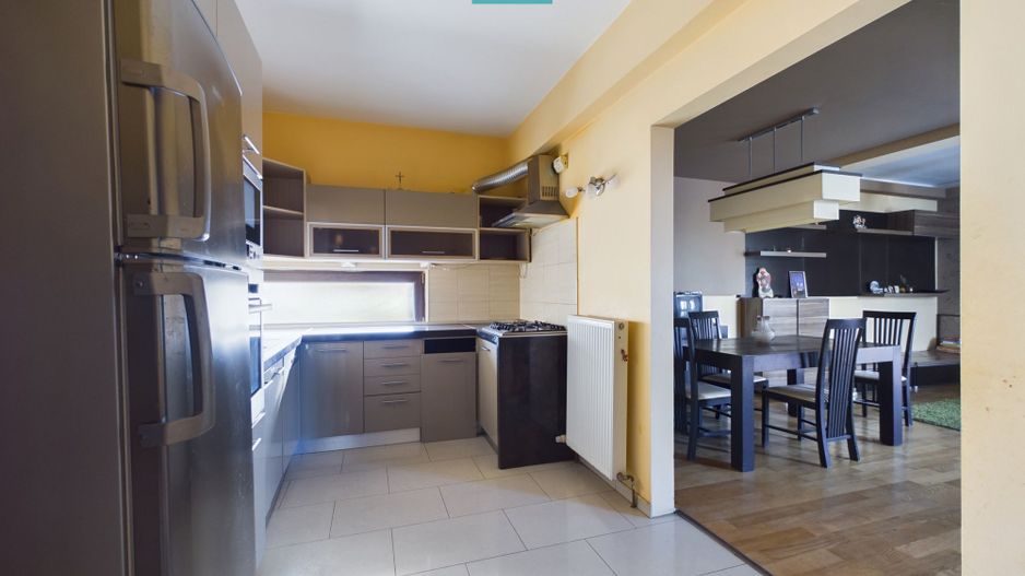 Vilă spațioasă cu 8 camere, Grădiște - Poză 14