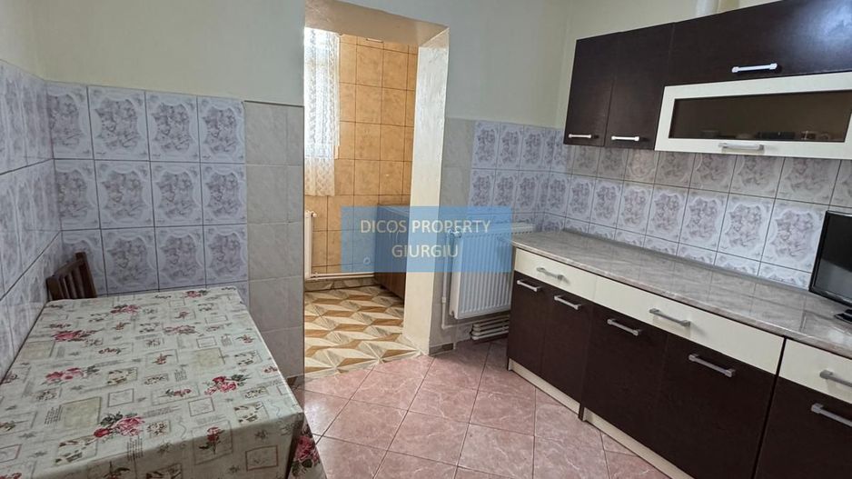 De Vânzare - Apartament 3 Camere, Strada Decebal - Poză 12