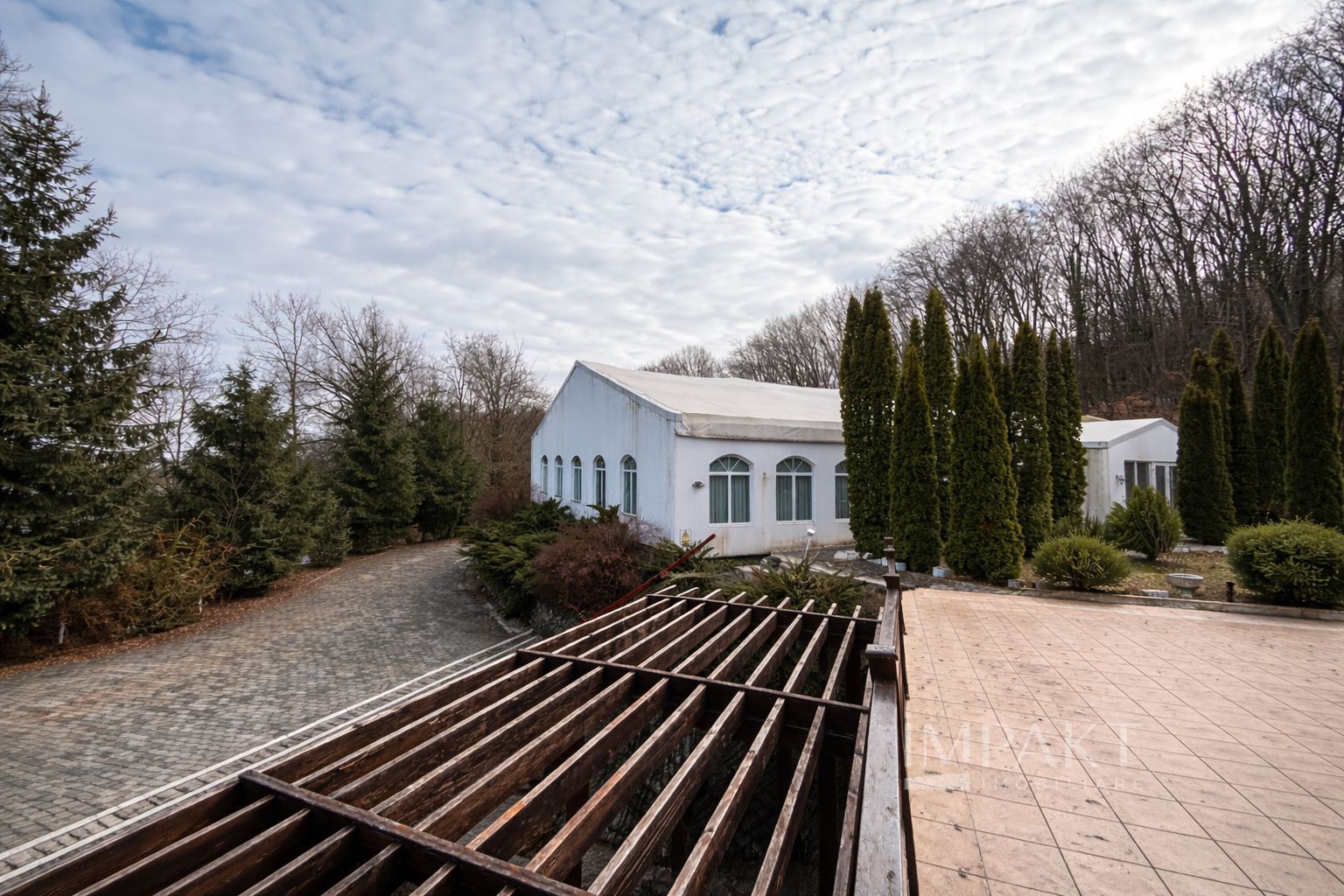 De vânzare – Sală de evenimente / Hală multifuncțională – 750 mp - Poză 1