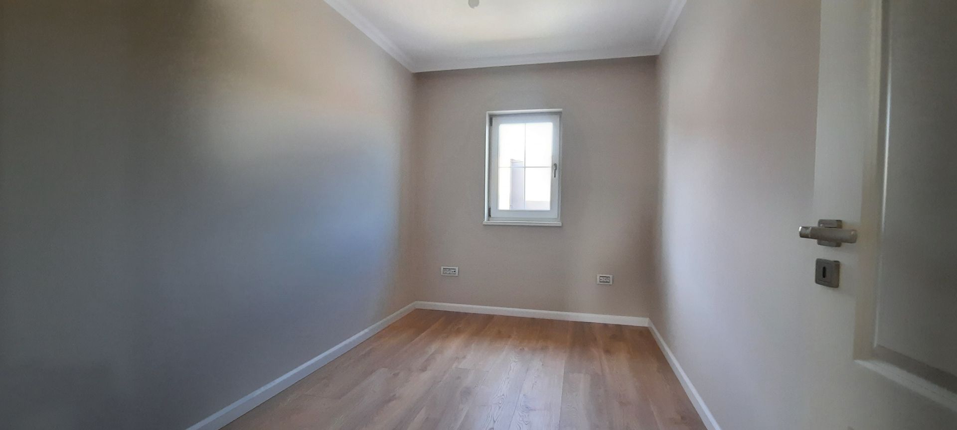 Locuinta deosebita cu finisaje PREMIUM - Poză 25