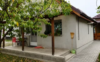 Proprietate cu două locuințe, garaj încălzit, foișor, 600 mp in Ernei - Poză 16