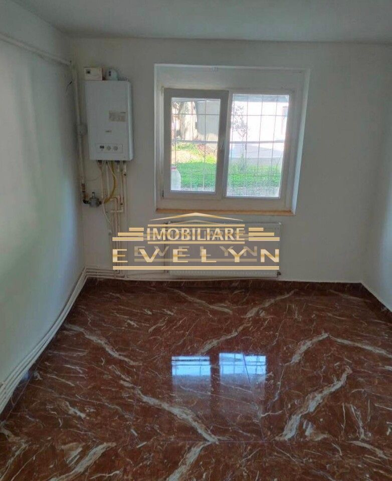 Camera de vanzare, zona Liceului Pedagogic - Poză 1