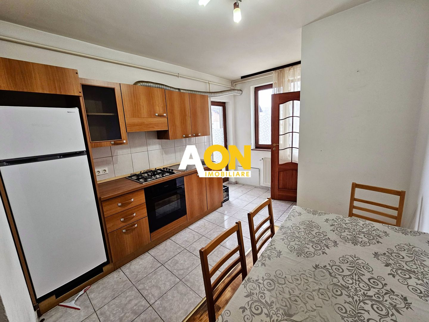 Apartament 3 camere, 71 mp utili, etaj 1, cu garaj, bloc nou, Cetate - Poză 5