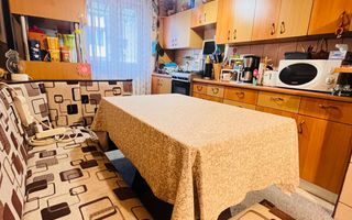 Apartament 3 camere Cetate-Closca, etaj 2, finisat - Poză 4