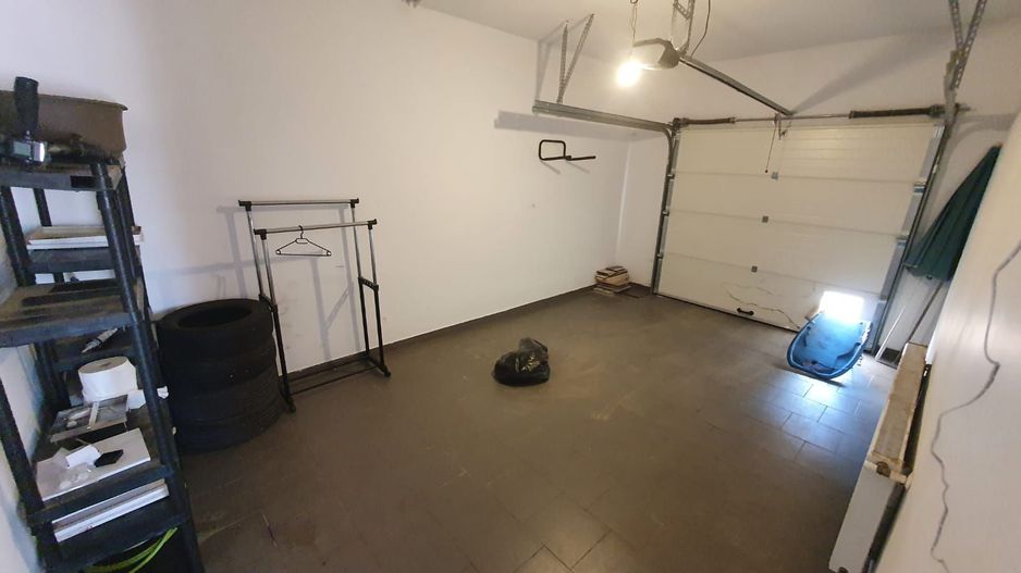 Casa cu 4 camere si garaj - Poză 5