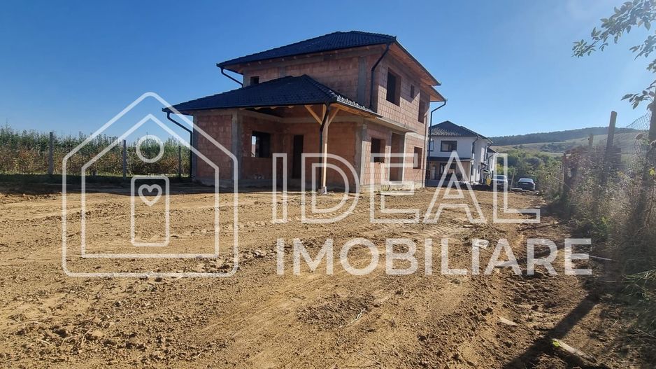 Casa Individuala cu 450 mp de curte si Carport, in Poplaca - Poză 7