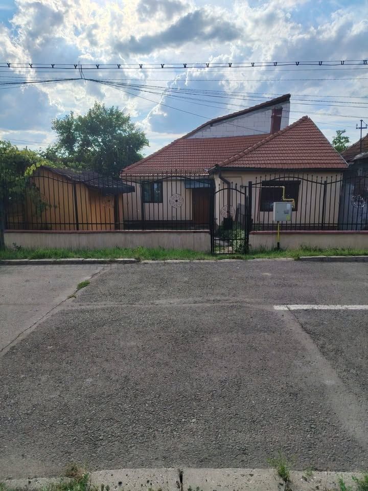 Casă 2 camere Str. Danton - Poză 2