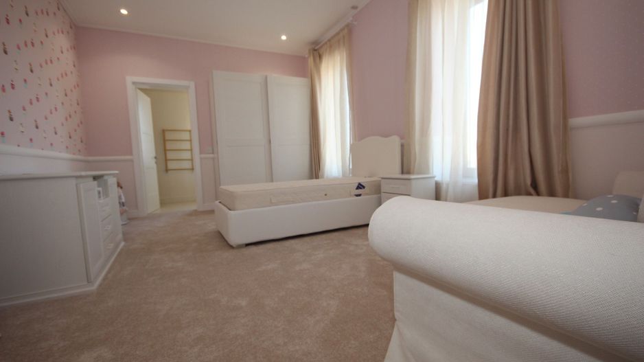 Casă / Vilă cu 8 camere de vânzare în zona Est - Poză 13