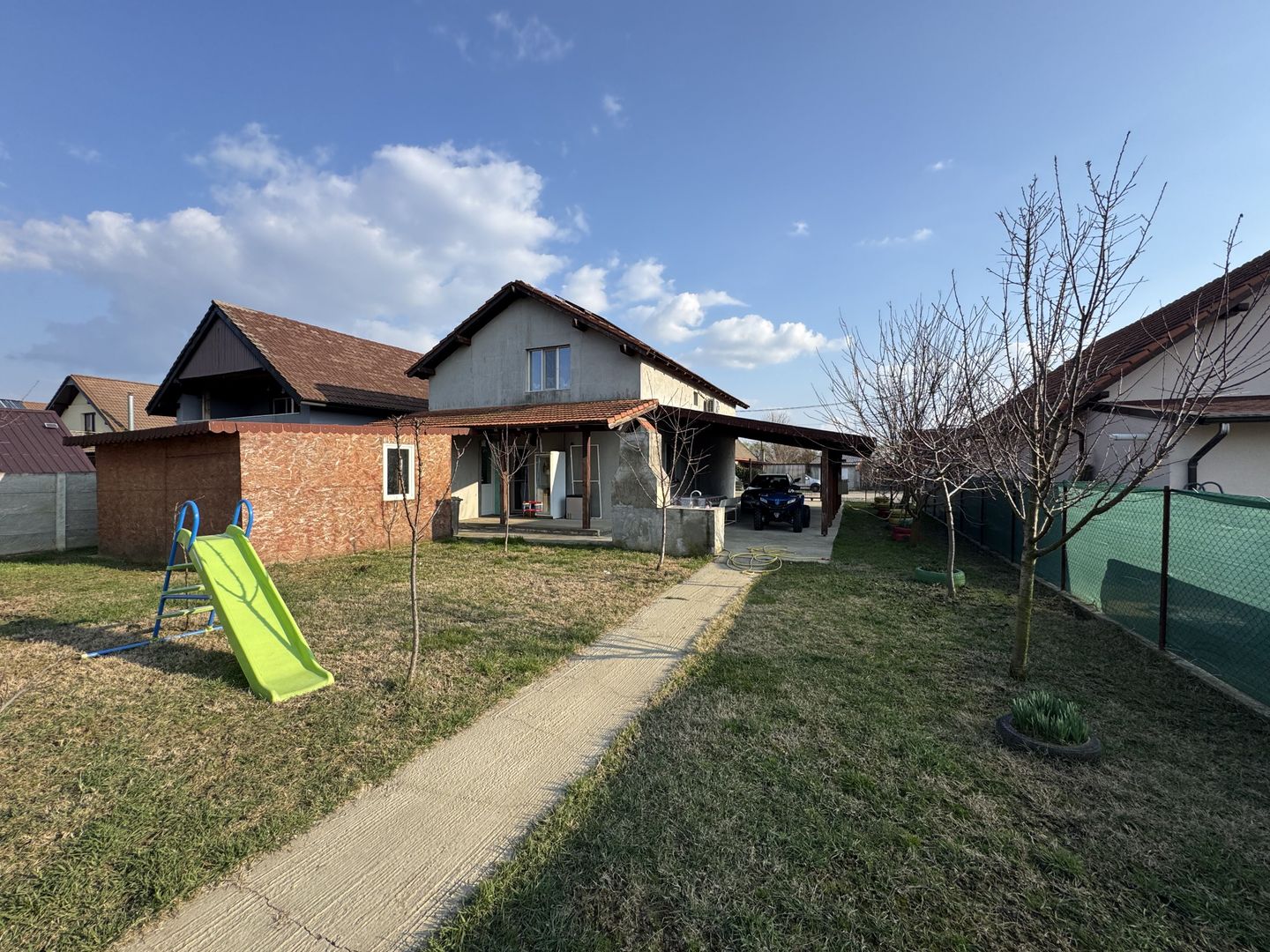 Casa Individuala Sanmihaiu Roman,P+M,4 Camere,2 Bai,Panouri Solare,Carport Auto - Poză 3