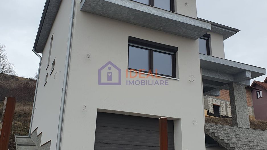 Casa Individuala Moderna cu 4 camere  si garaj, in Sura Mare - Poză 2