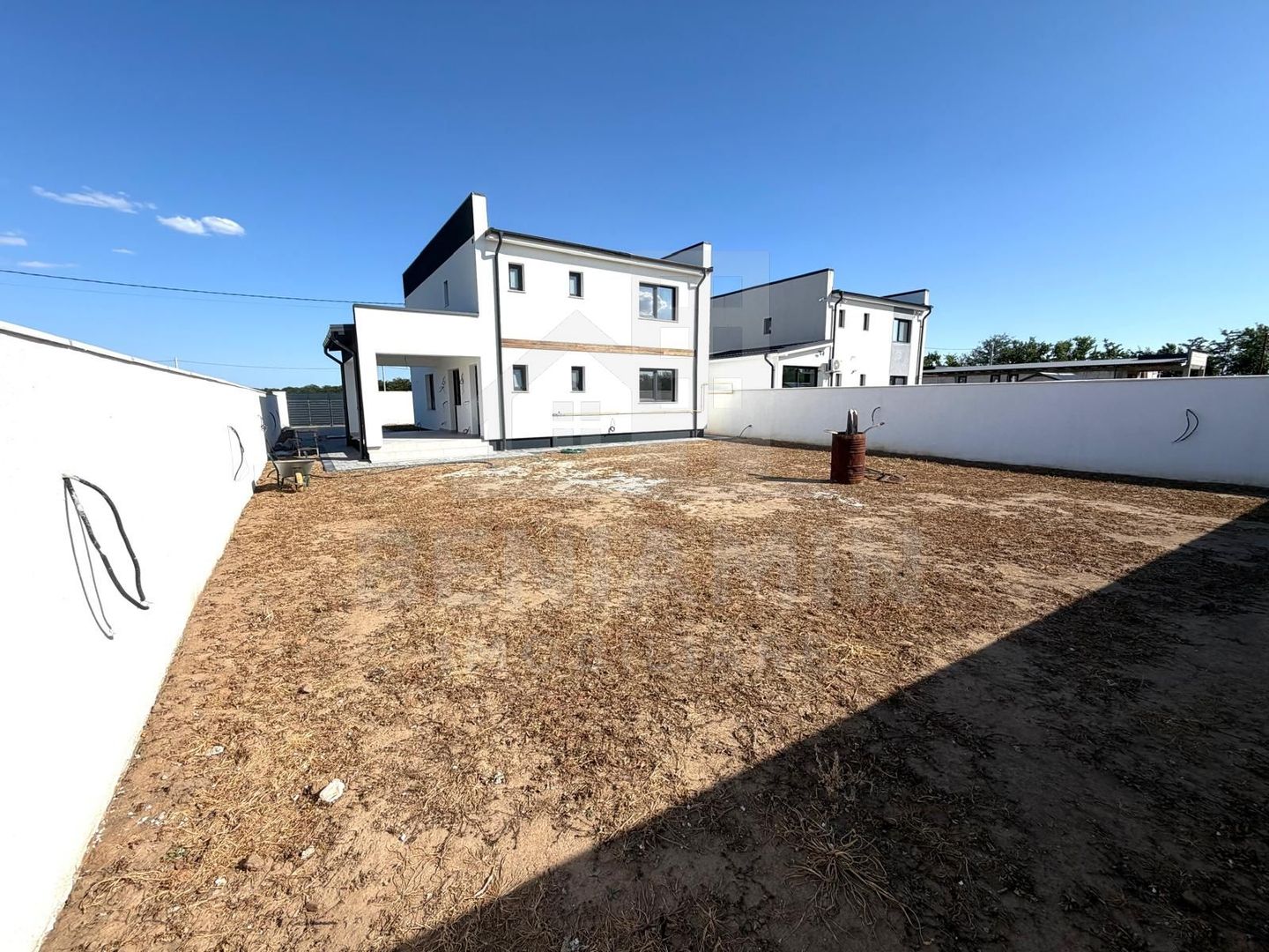 Casa noua moderna P+1 zona Ford cu incalzire in pardoseala 518mp - Poză 1