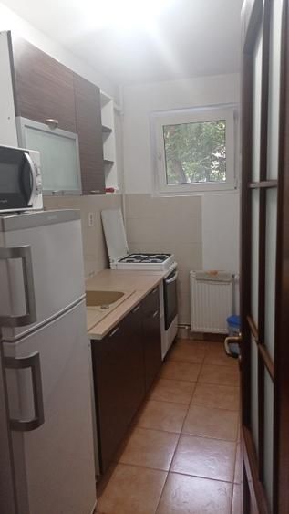 Garsonieră decomandată Titan, 35 mp, etaj 2, langa metrou Titan si parc IOR - Poză 4