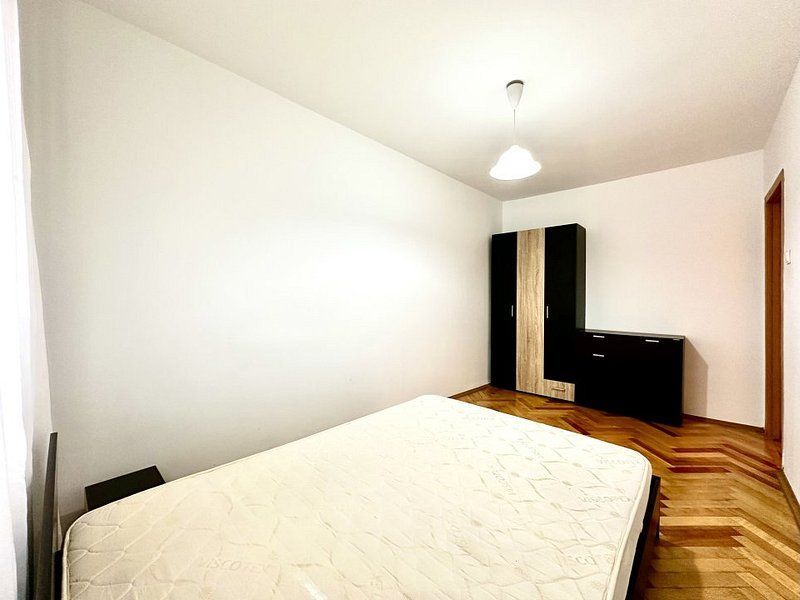 Apartament cu 3 camere de vânzare - Poză 11