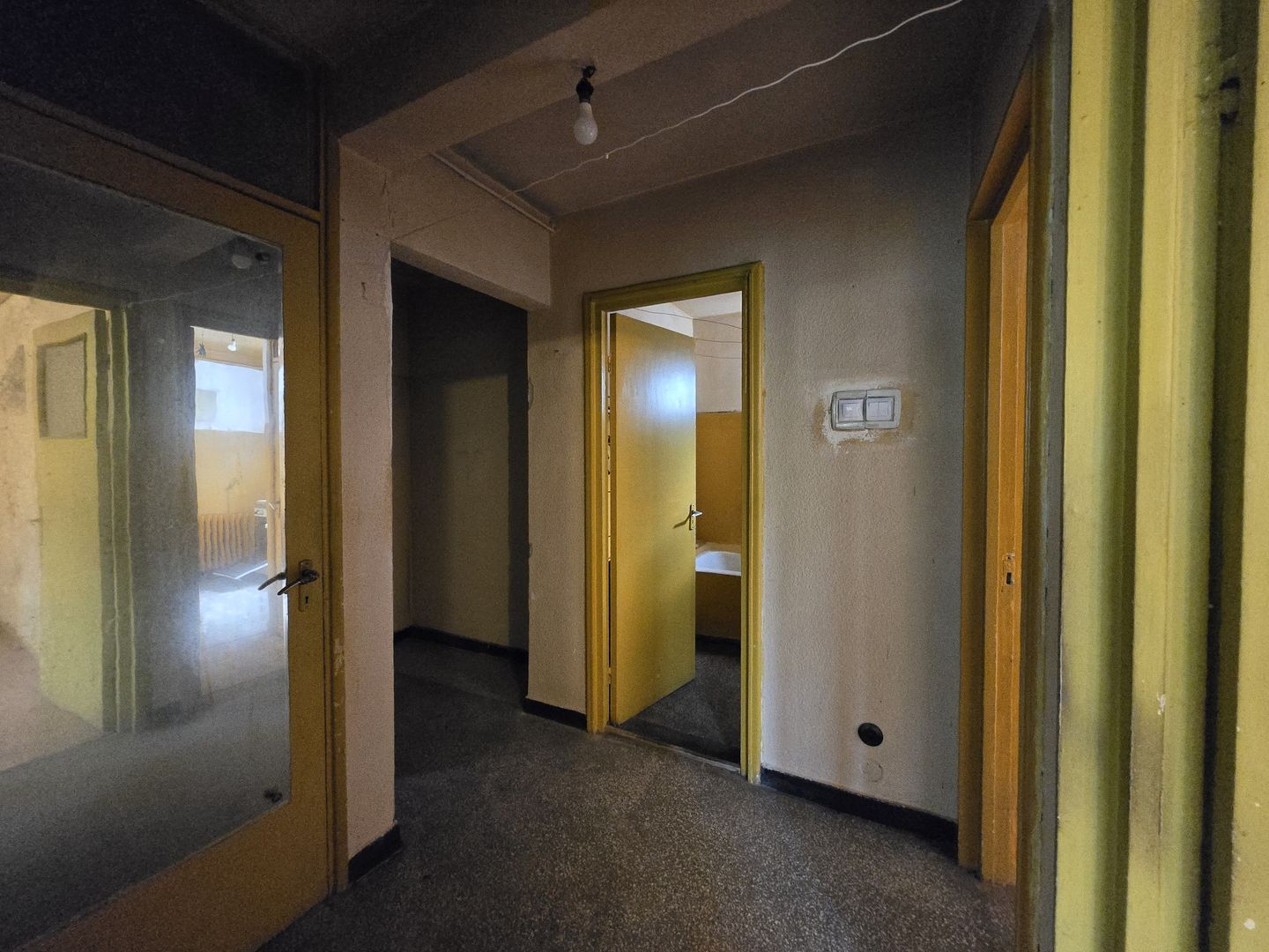 2 CAMERE ^ Plaza Romania ^ decomandat ^ baie cu geam ^ COMISION 0% ^ bloc tip P - Poză 10