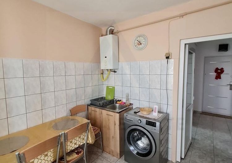 Apartament 1 camera 41 mp utili pivnita si balcon inchis Turnisor - Poză 4