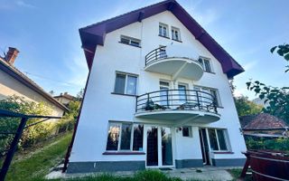 Casă specială de vânzare în Gheorgheni cu 600 mp teren - Poză 1