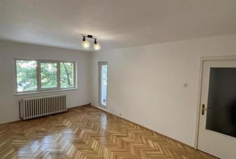 Apartament 3 camere etaj 1 cu Garaj - Poză 1