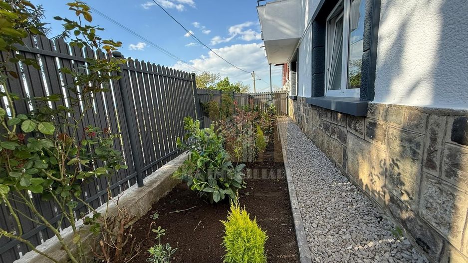 Apartament 2 camere semidecomandat Brasovul vechi - Poză 1