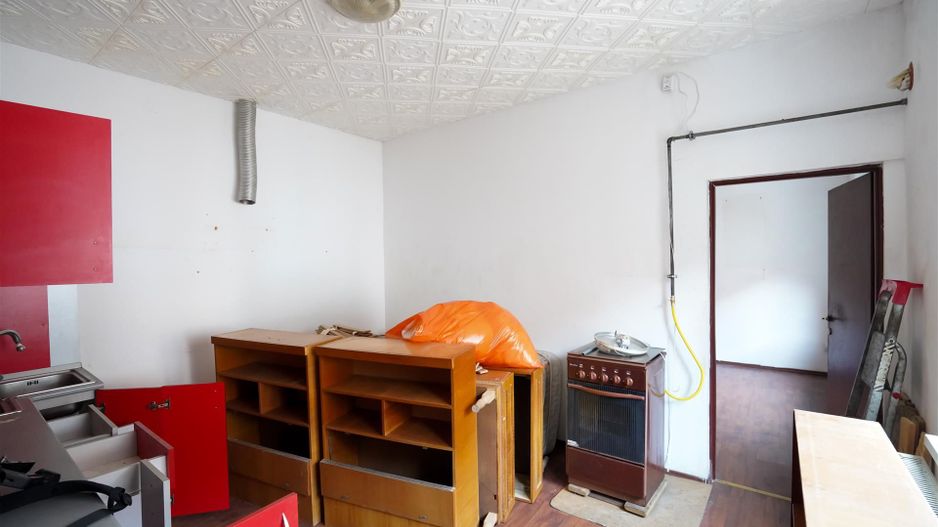 CASA LA CURTE COMUNA ZONA CENTRALA - Poză 6