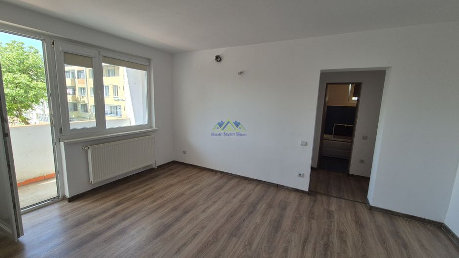 Vand apartament 3 camere, zona Profi(M3), et. 3/4, semi, 55mp, balcon - Poză 5