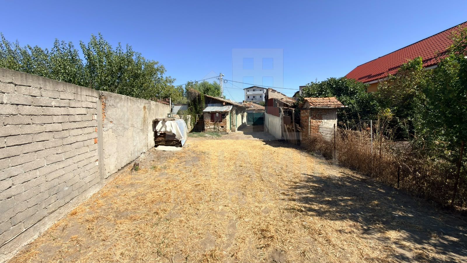 Teren Intravilan-277mp-Toate Utilitatile-Zona Spitalul Numarul 1 - Poză 1