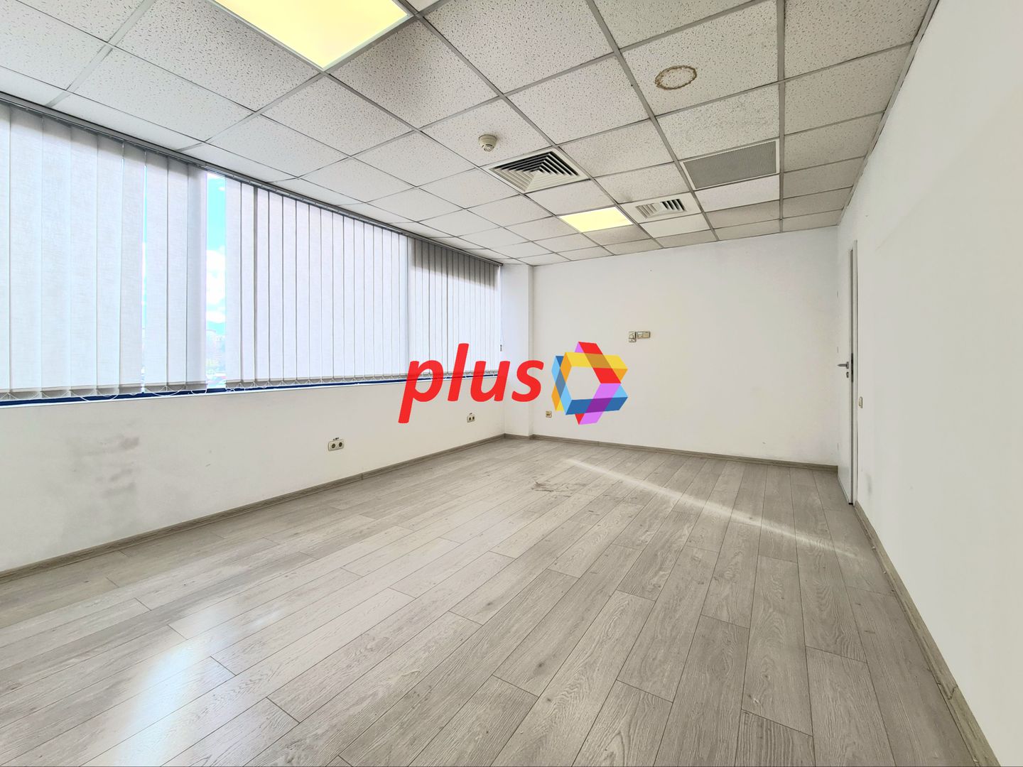 Spatiu birouri de închiriat Brasov - 28 mp # spatii-comerciale-brasov.ro - Poză 2