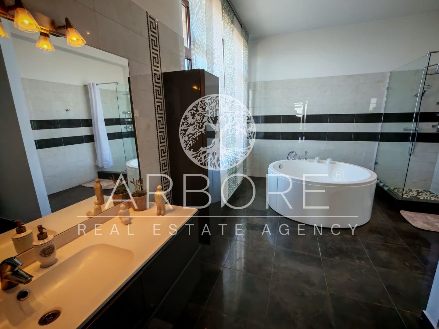 Penthouse 5 camere 250 mp lângă Ambasada SUA , zona Băneasa București - Poză 16