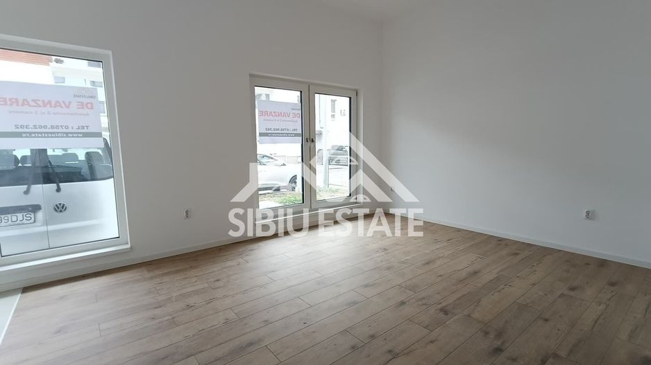 Apartament luminos, ideal locuință sau birou ,parter, 2 locuri parcare - Poză 4