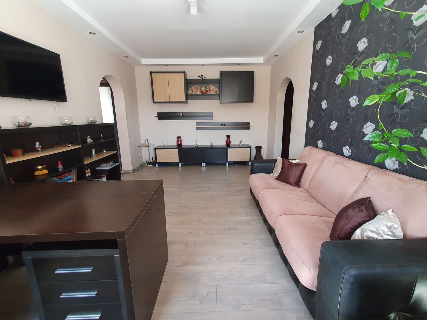 De vanzare apartament 3 camere Dristor-Baba Novac - Poză 1