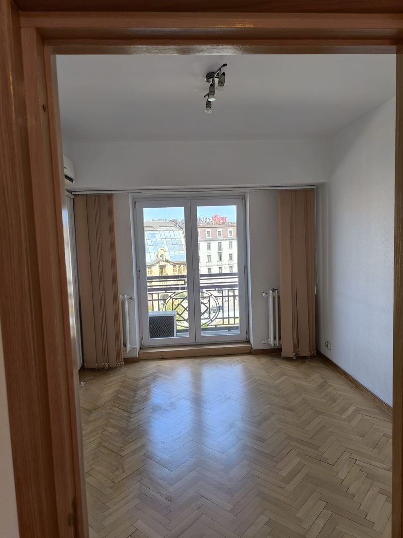 De Inchiriat Apartament 4 camere Nemobilat Piata Unirii Metrou - Poză 3