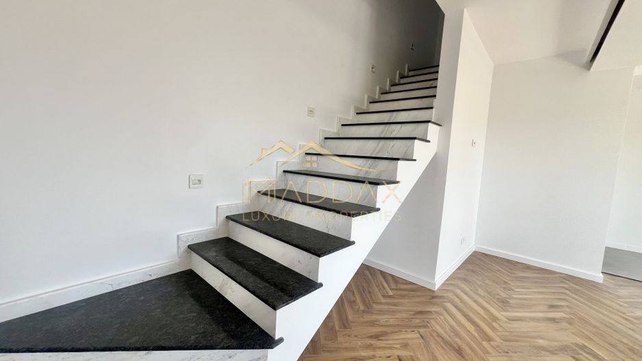 Vilă **6 camere  **451mp // Zona Iancu Nicolae - Poză 6