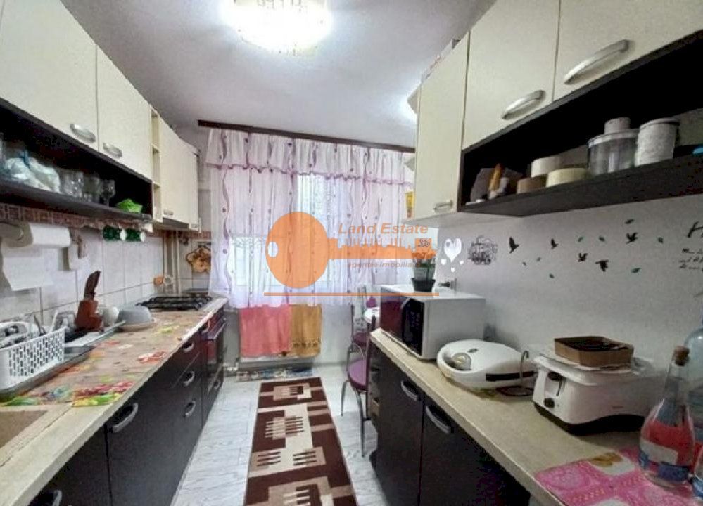 4 camere Rahova cu doua balcone si boxa - Poză 9