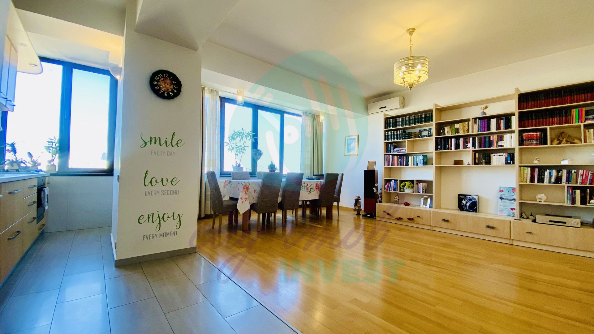 2 camere spatioase cu VEDERE PANORAMICA - Poză 1