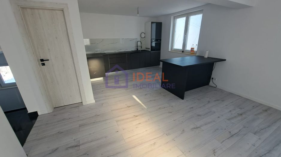 Casa Individuala LA CHEIE cu 250 mp utili, zona Strand - Poză 11