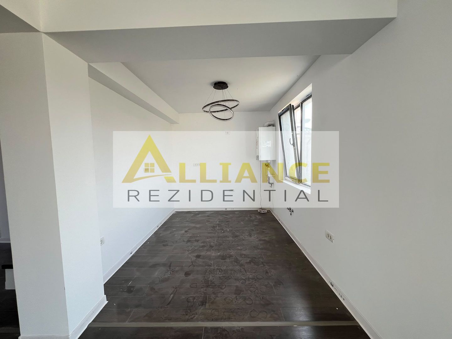 Vila de vanzare-4 camere-2 bai-Teren 350 MP - Poză 8