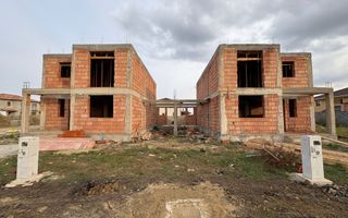 Duplex despărțit prin garaj cu 4 camere | Mosnita Noua | Moteletul - Poză 2