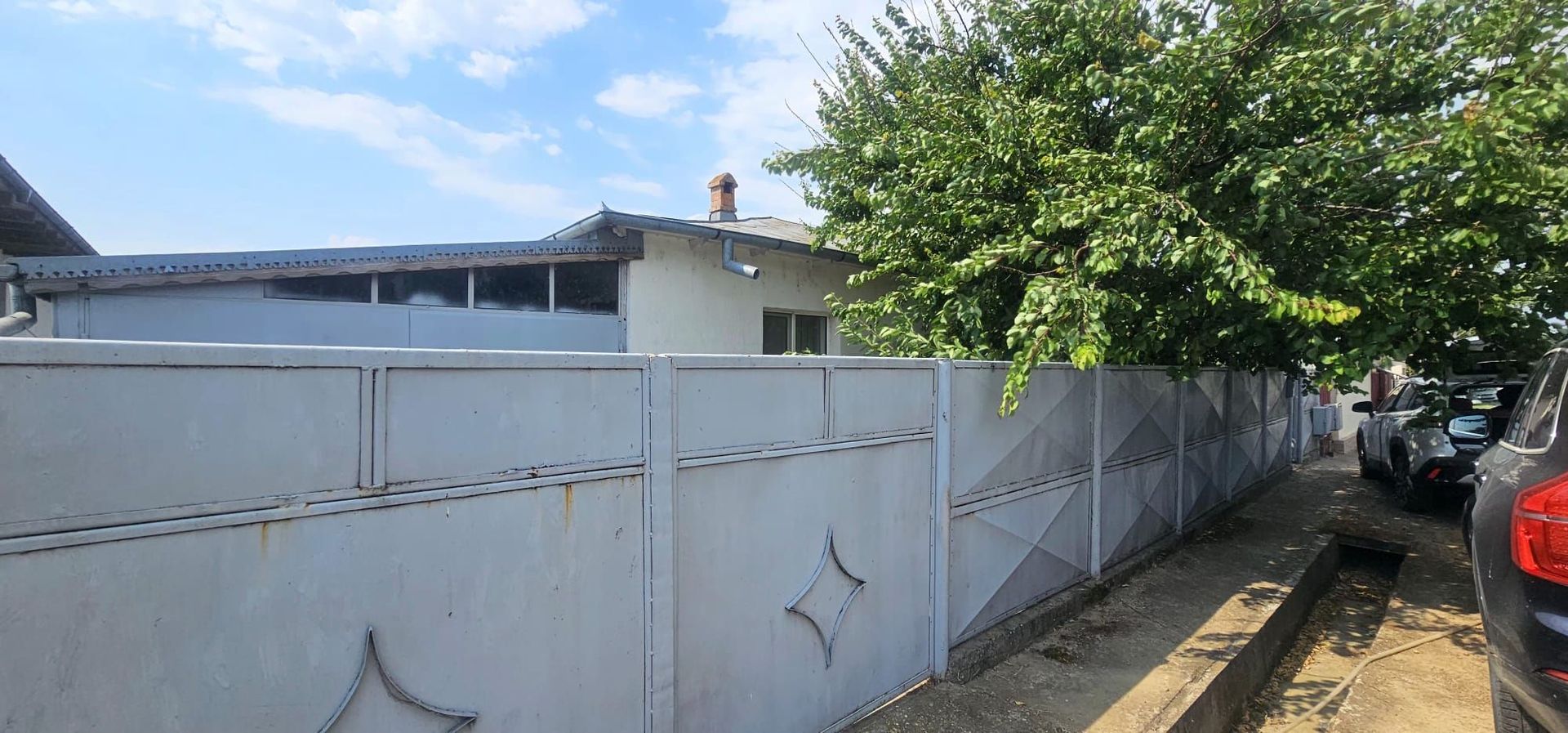 Casa la sol cu teren 1055 mp si livada - Vanatori, Galati - Poză 3